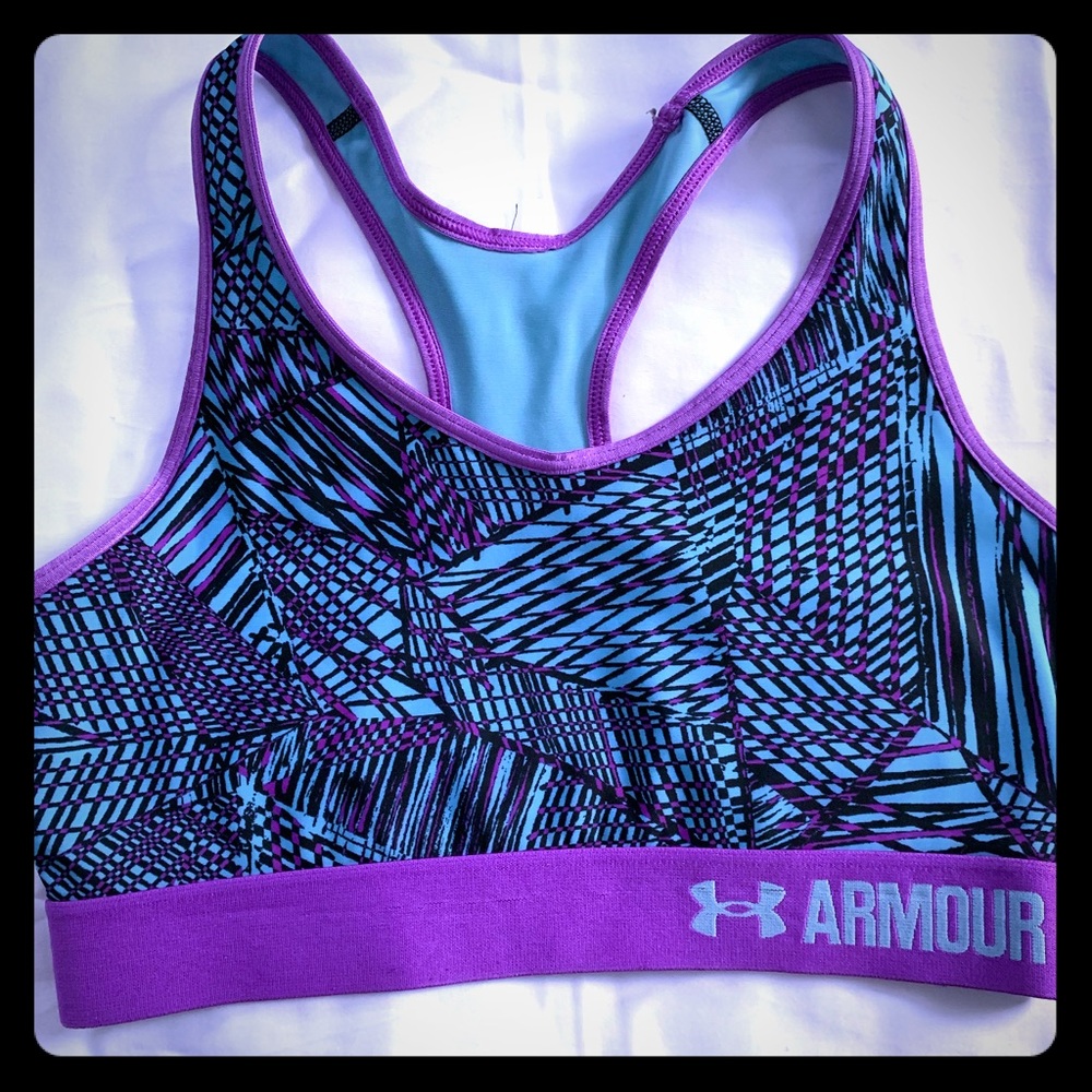Like new UnderArmour sports bra.